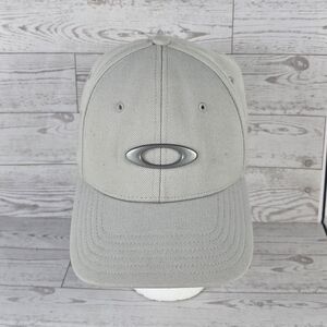 Oakley Tin Can Classic Low Flex Gray Small/Medium Stretch Cap